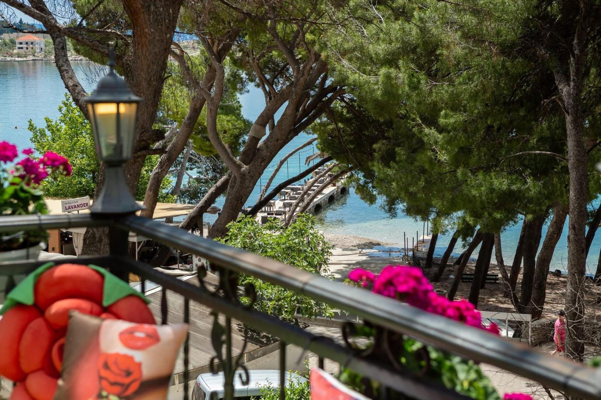 Beachfront Apartment Romilda Макарска Екстериор снимка
